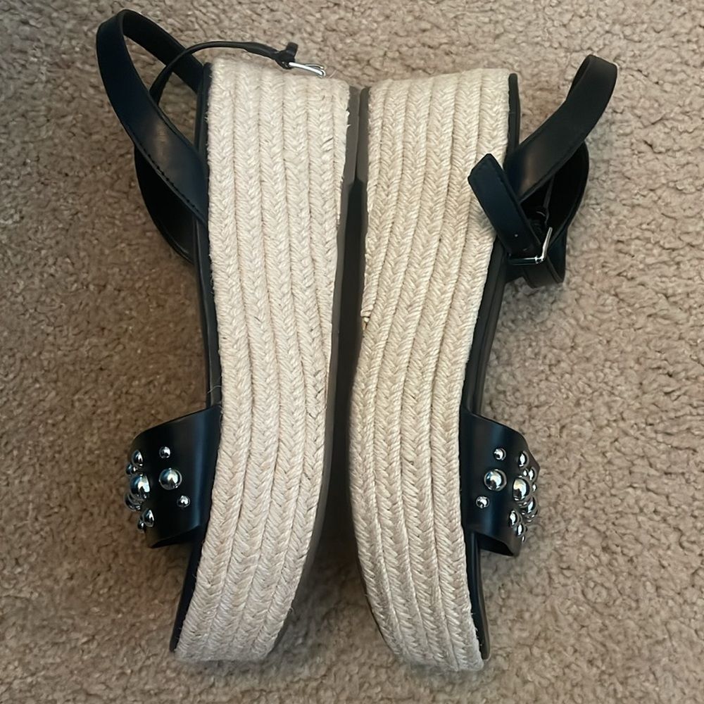 Marc Fisher Joyce Black Stud Espadrille Open Toe Wedge Platforms Sandals Sz 8 - Picture 4 of 7